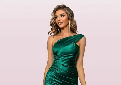 The Ultimate Guide to Choosing the Right Evening Gown for Every Body Type