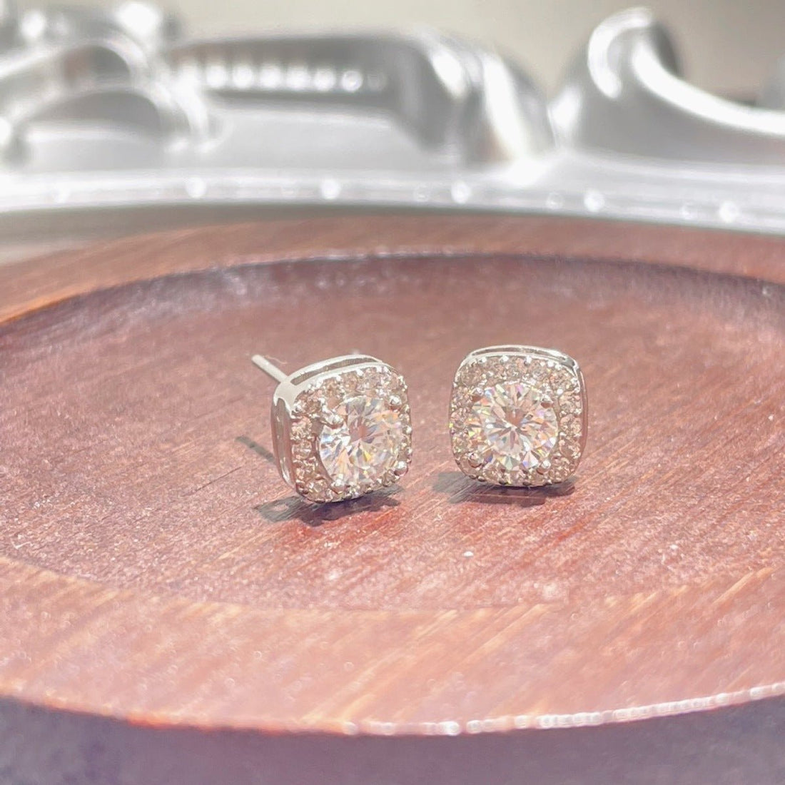 1 Carat Moissanite 925 Sterling Silver Stud Earrings - Jsandiclothing.com