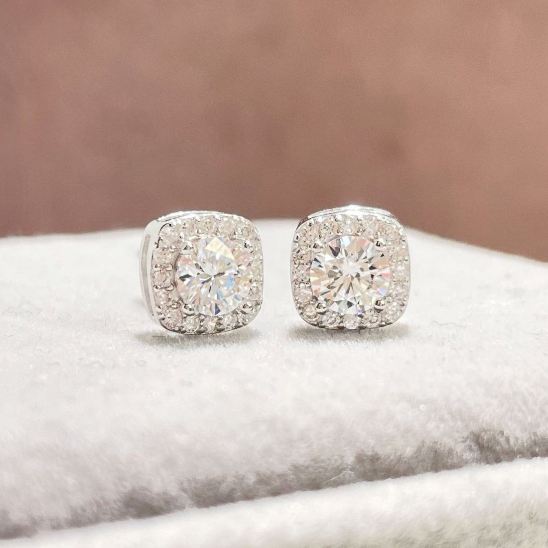 1 Carat Moissanite 925 Sterling Silver Stud Earrings - Jsandiclothing.com