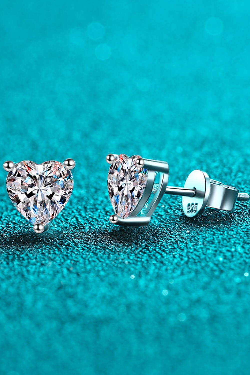 2 Carat Moissanite Heart-Shaped Stud Earrings - Jsandiclothing.com