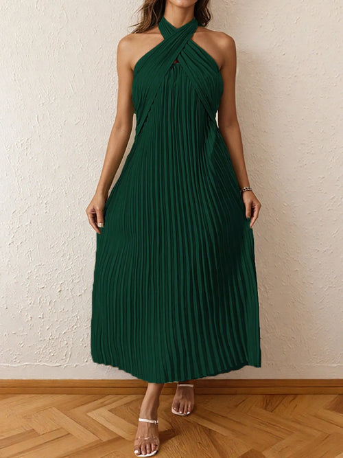 Green pleated halter neck midi dress with a tied neckline and no stretch, made of 100% polyester.