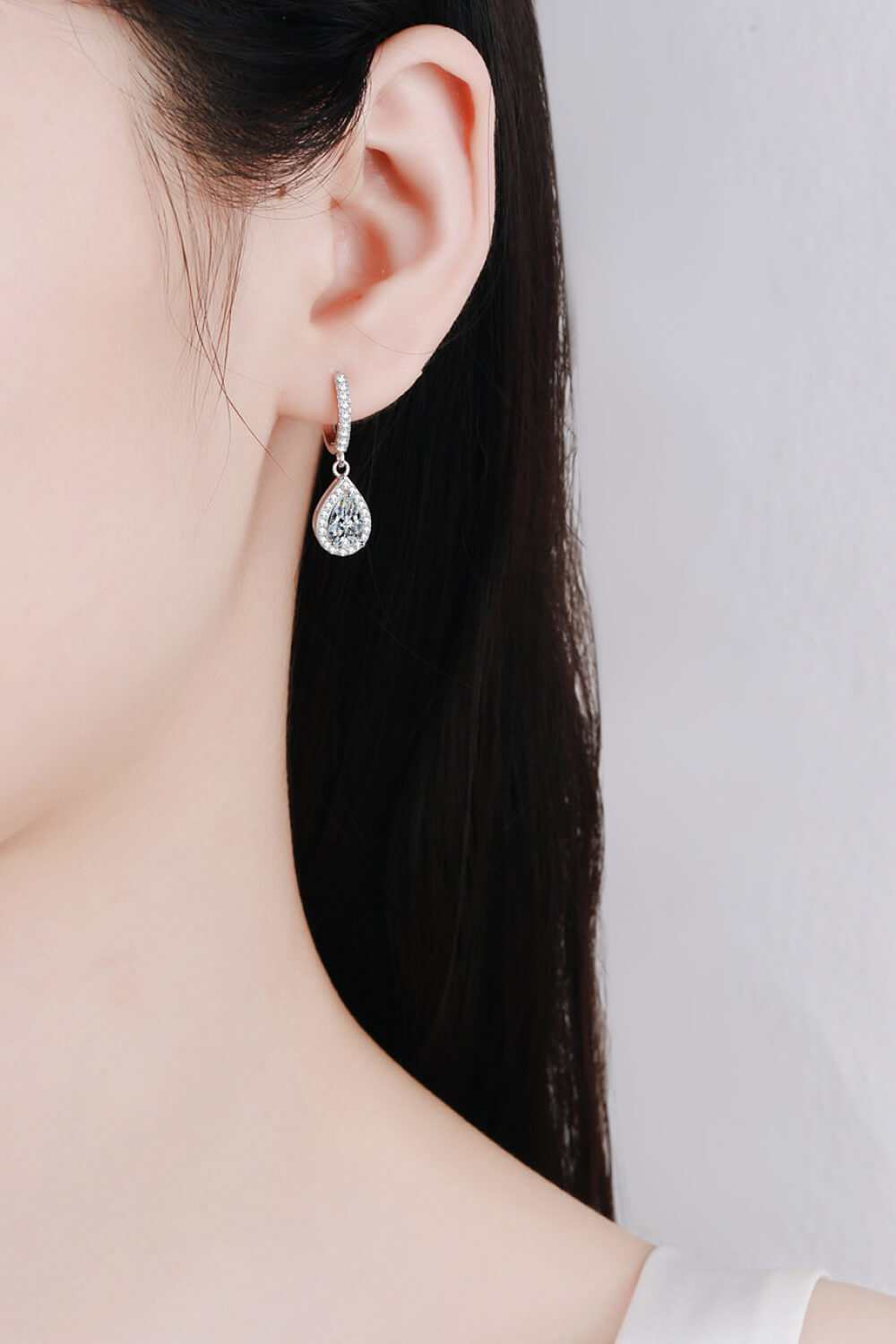 Moissanite Teardrop Earrings - Jsandiclothing.com