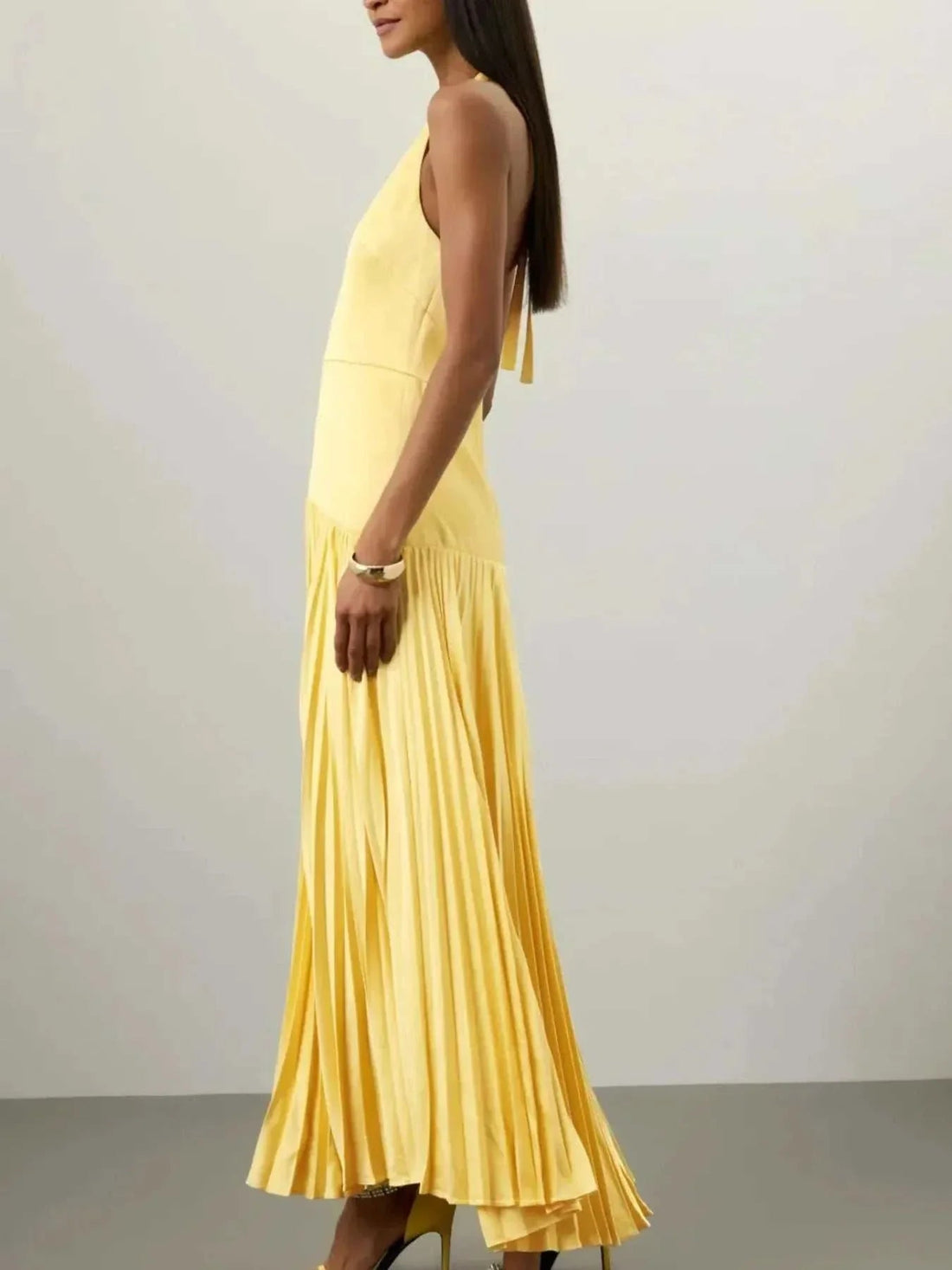 Pleated Halter Neck Maxi Dress - Elegant & Stylish| Jsandiclothing - Jsandiclothing.com